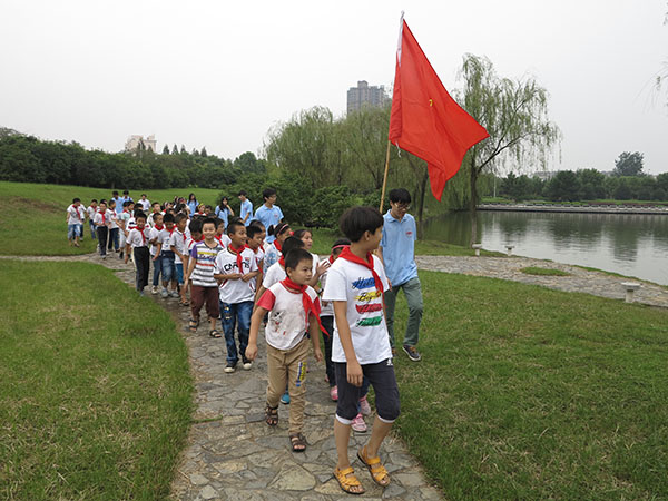 beat365中文官方网站开展“教育关爱儿童”社会实践活动